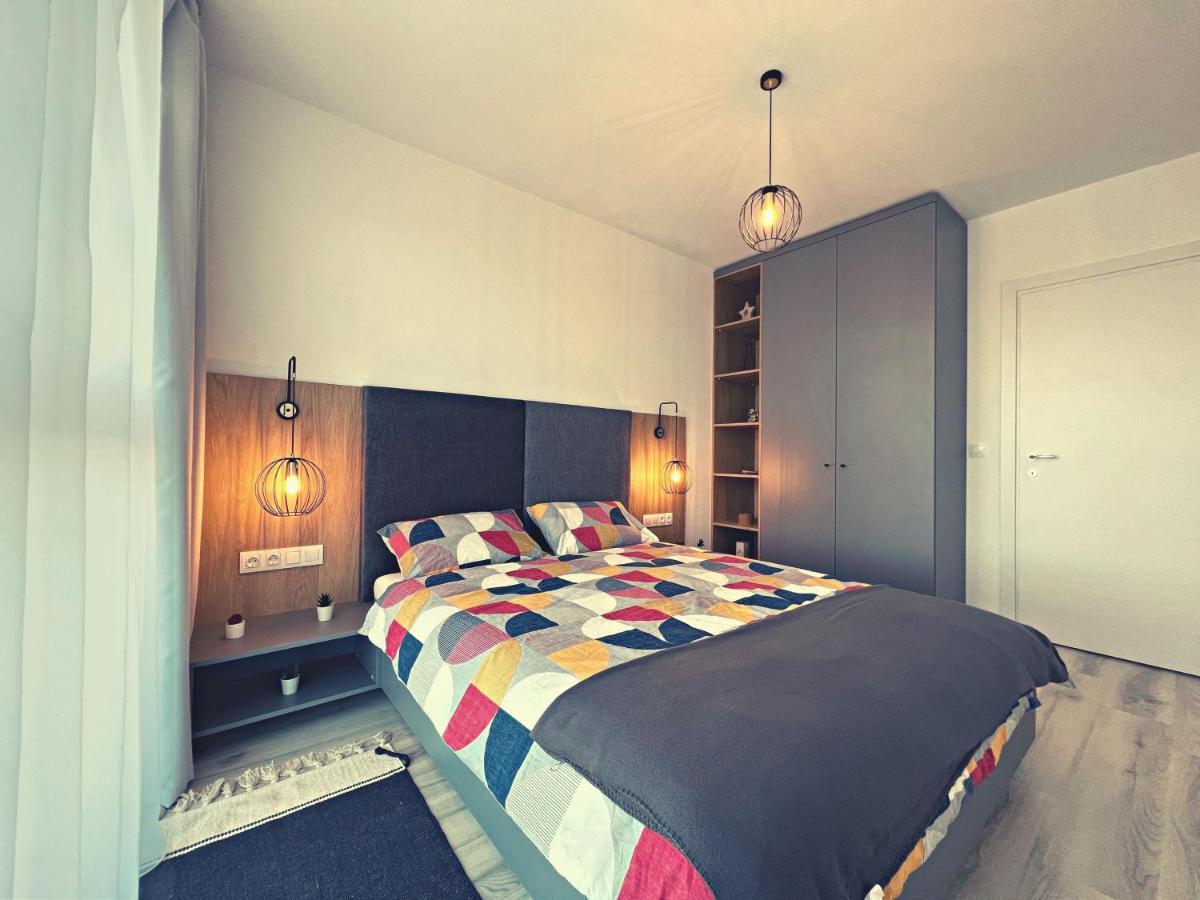 Panoramic Forest View Apartment Dumbravita  Buitenkant foto